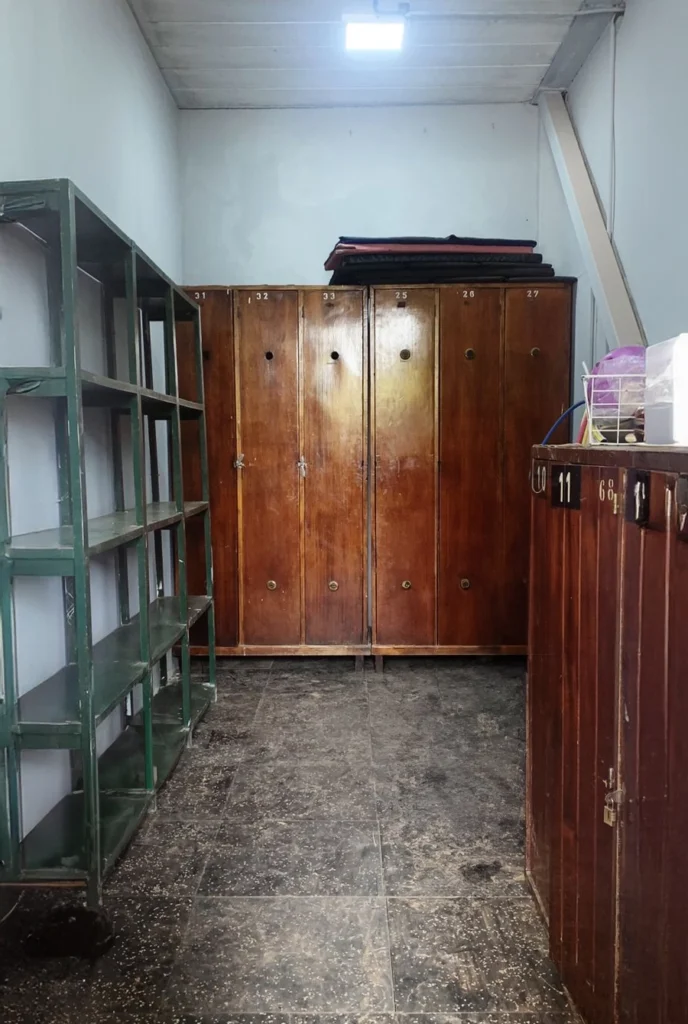 salón de guardado para tenis