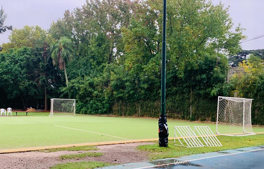 reparación de cancha de fútbol en L'Aviron