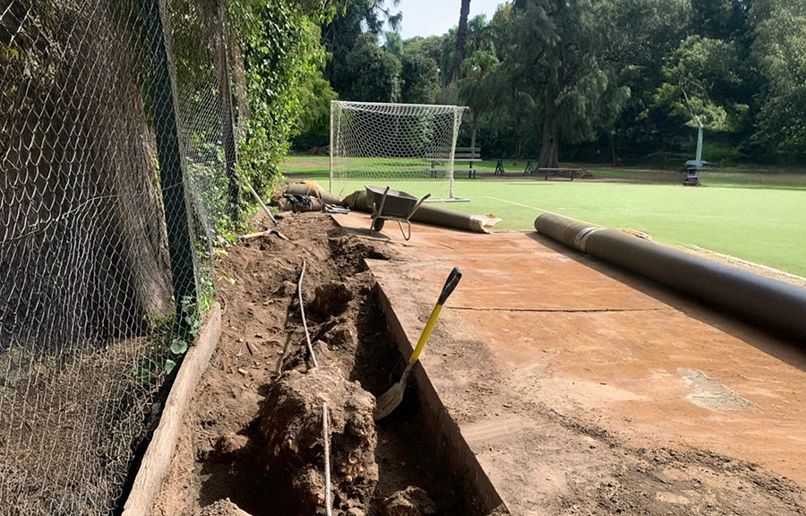 reparación en cancha de fútbol L'Aviron